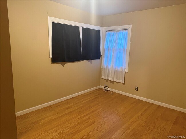 Foto del edificio - 16 Eileen Ave