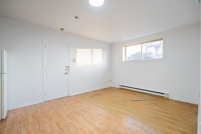 Building Photo - 72 Rue de la Visitation