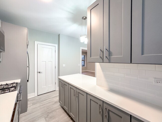 Foto del edificio - 373 Hazel Ave