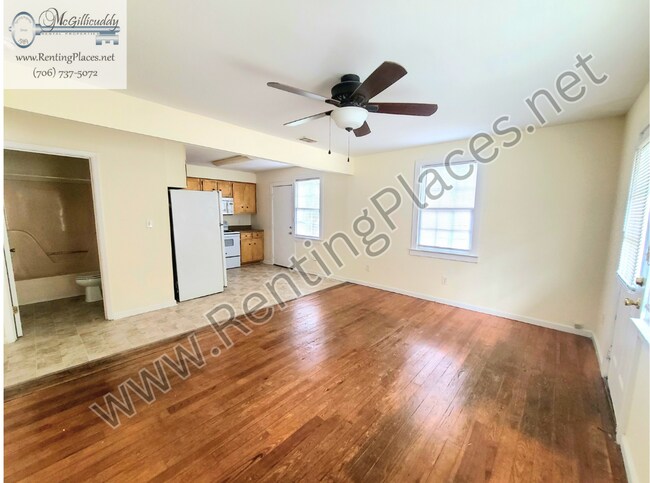 Building Photo - 1210 Holden Dr