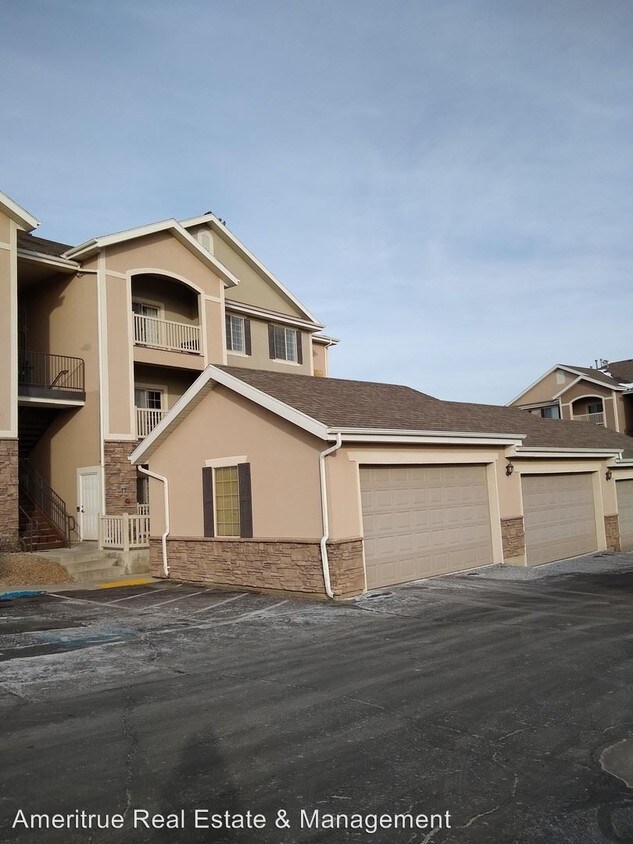 Foto principal - 3 br, 2 bath House - 119 West Spring Hill Way