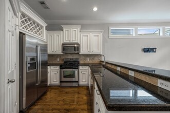 Building Photo - 1126 W 23rd St Building Photo - 1126 W 23rd St