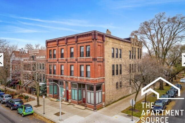 Foto del edificio - 2956 N Racine Ave