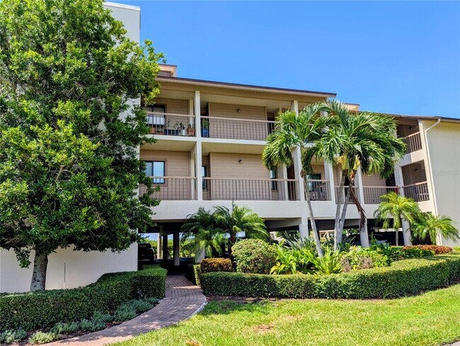 Building Photo - 3850 Mariners Walk