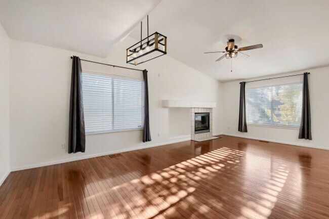 Foto del edificio - 1155 Trout Creek Cir