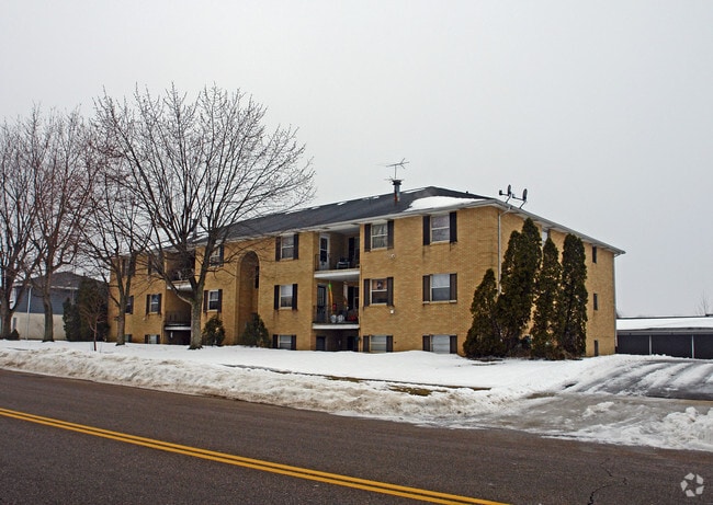 2453 Red Coach Dr Springfield Oh 45503 Apartments Primary Photo 2453 Red Coach Dr