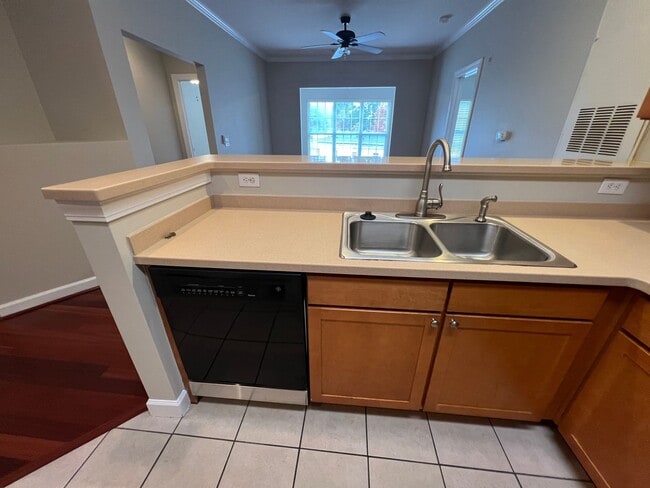 Building Photo - 2808 Bloomfield Ln