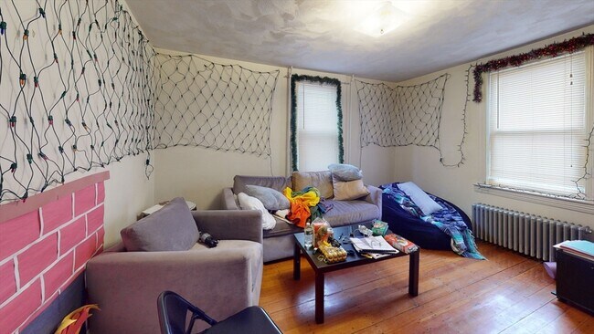 Foto del edificio - 9 R Winship St