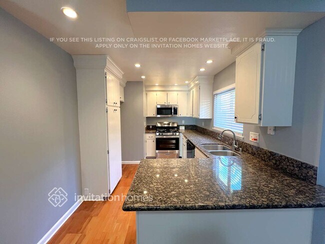 Building Photo - 2887 Cimarron Rd