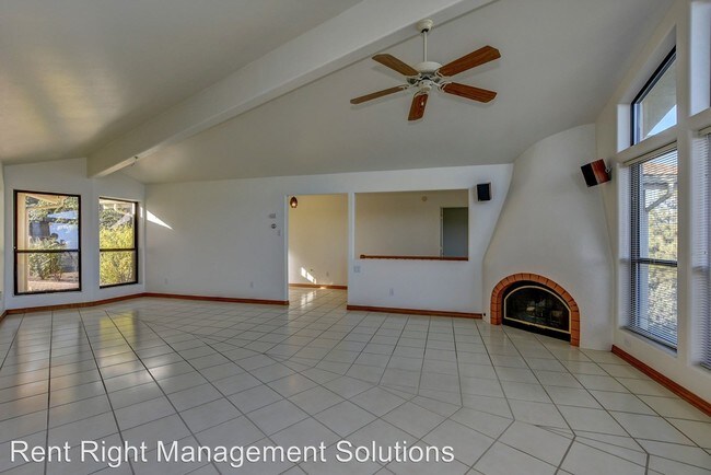 Building Photo - 3 br, 2.5 bath House - 1140 Tanglewood Rd.