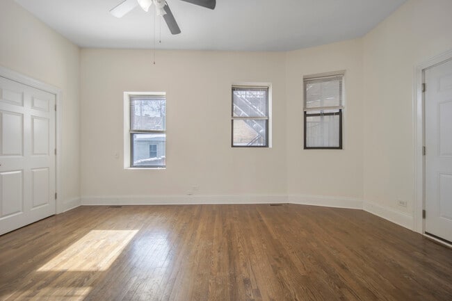 Building Photo - 871 W Lill Ave