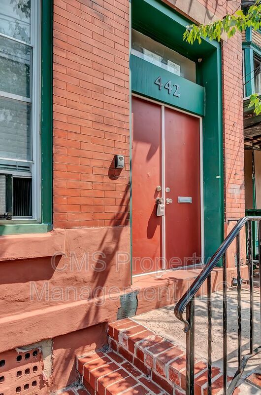 Foto del edificio - 442 W Hanover St