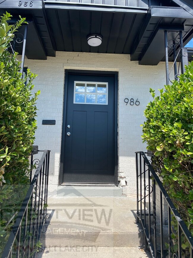 Building Photo - 2885 Jackson Ave