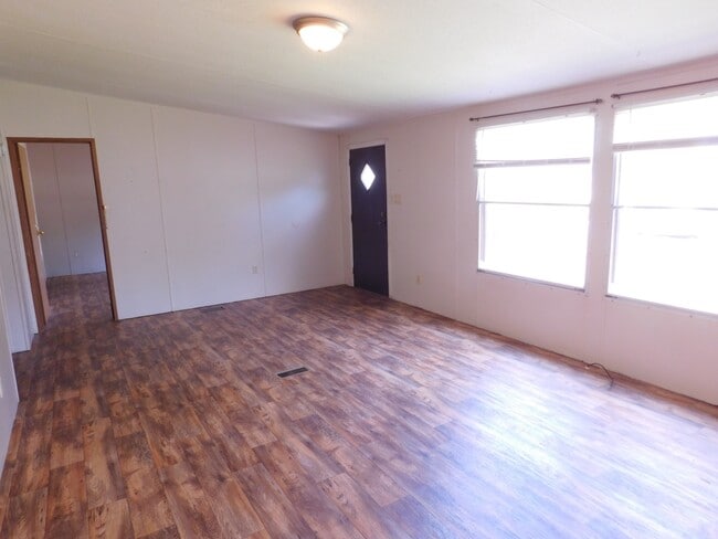 Building Photo - 308 Athens Pike
