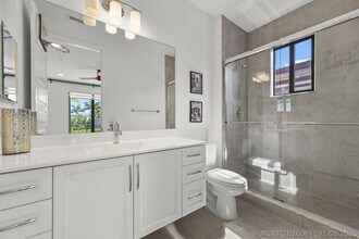 Building Photo - 10432 N Lago Vista Cir