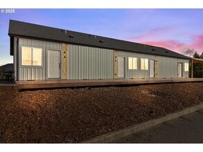 Building Photo - 1209 Carlyle St