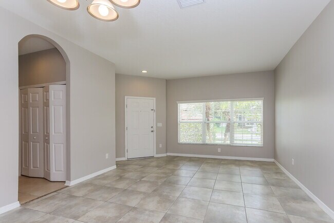 Building Photo - 1510 Mira Lago Cir