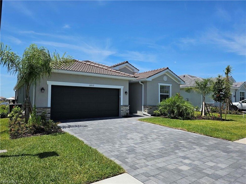 Foto principal - 2437 Orchard St