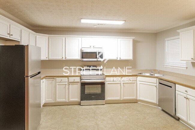 Building Photo - REDUCED!