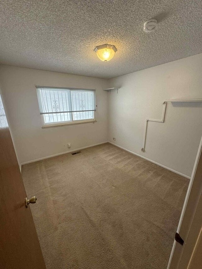 Building Photo - Charming 3-Bedroom, 2-Bathroom Home in Mat...