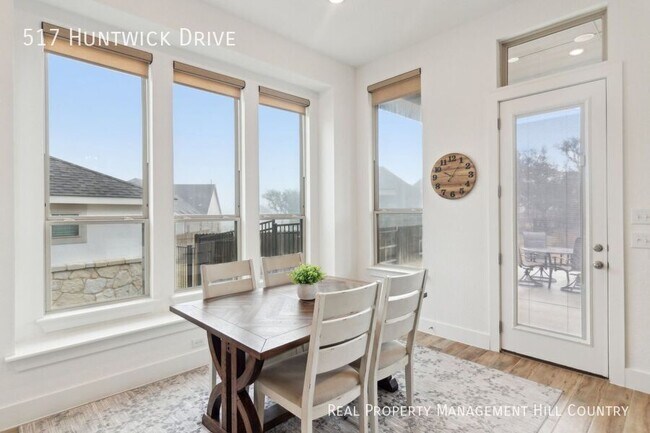 Building Photo - 517 Huntwick Dr