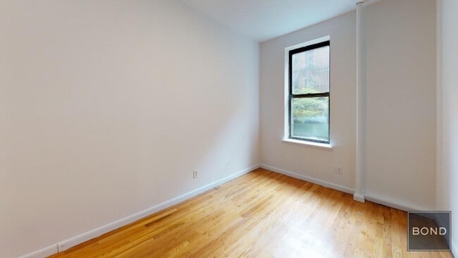 Foto del edificio - 417 E 65th St