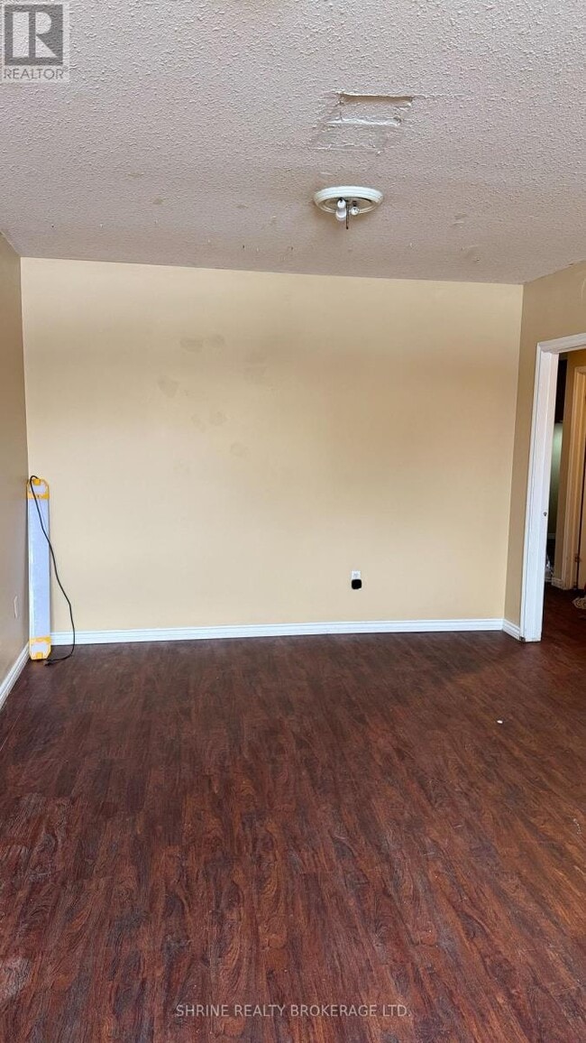 Building Photo - 215 Thurman Cir