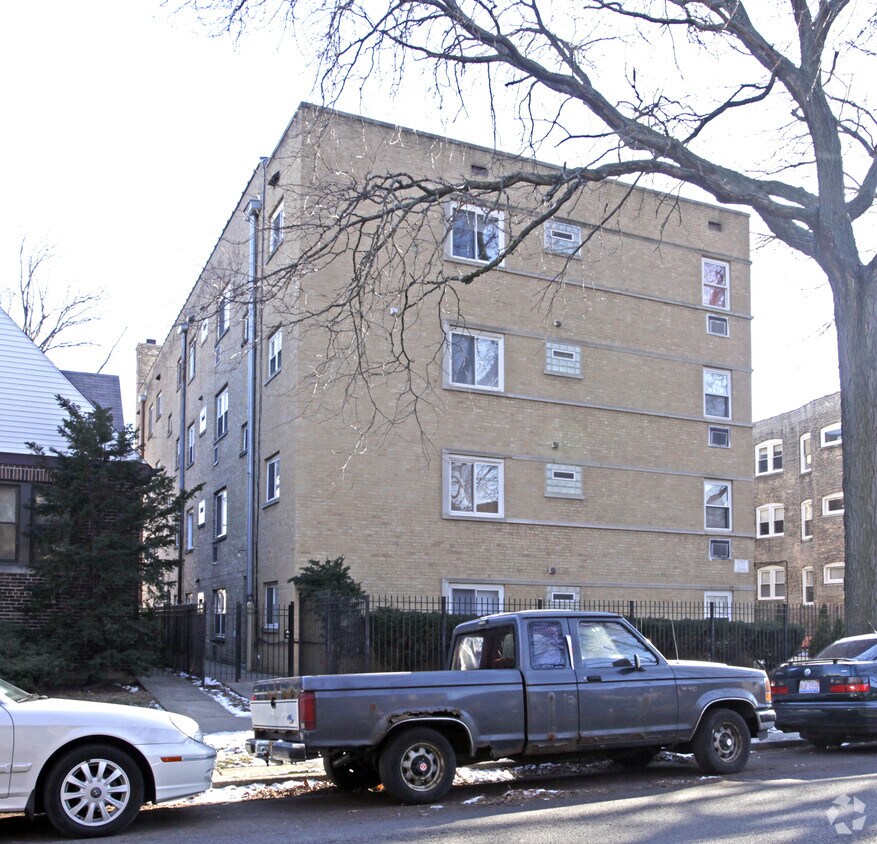 Building Photo - 6037-6041 N Rockwell St