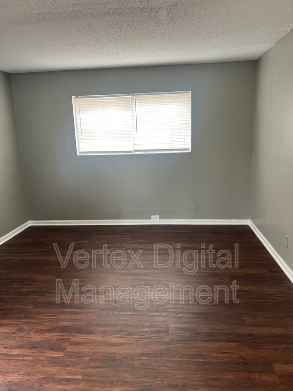 Foto del edificio - 3380 Benbow Dr