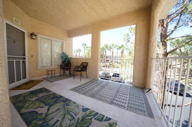 Foto del edificio - SHOWINGS AVAILABLE NOW