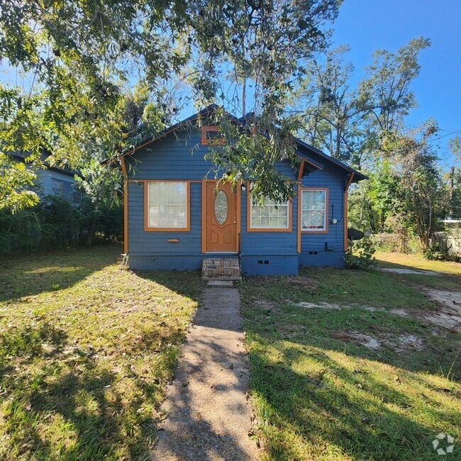 Building Photo - 1025 Delaware St