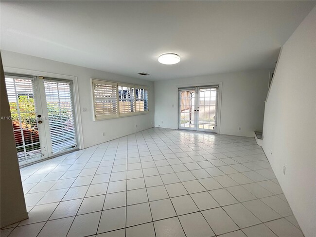 Building Photo - 524 NW 47th Ln