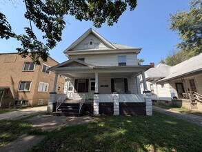 Building Photo - 1527 N Main St