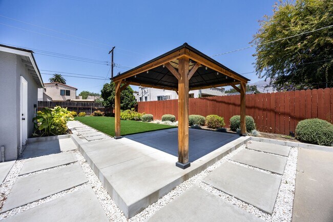 Building Photo - Charming Renovated Pasadena Home with Exceptional Outdoor Space