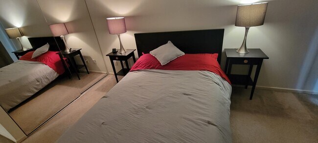 bedroom - 2628 Ash St