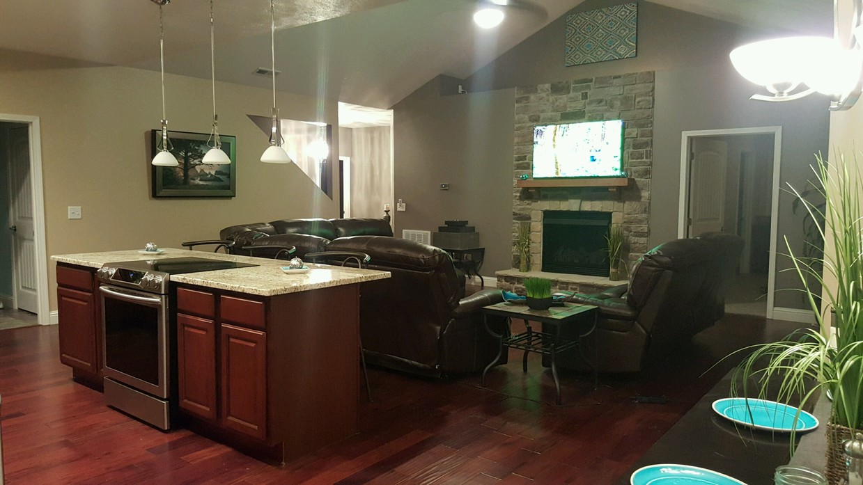 Building Photo - 307 S McVicker Dr