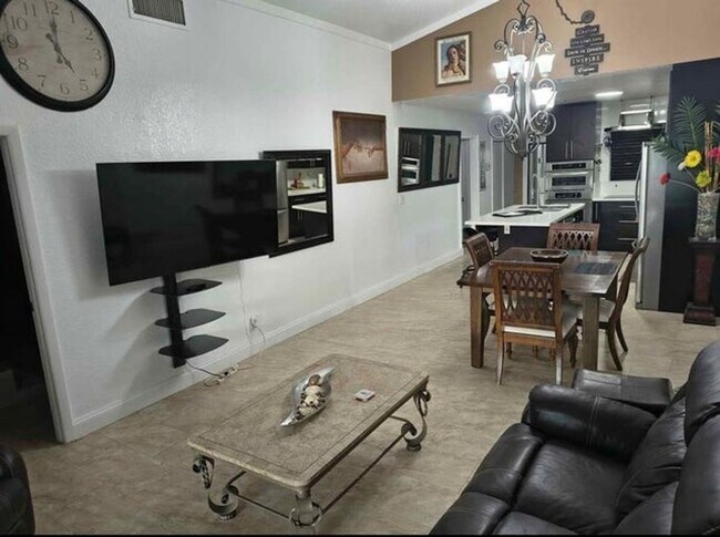 Foto del edificio - 5741 SW 24th Ave