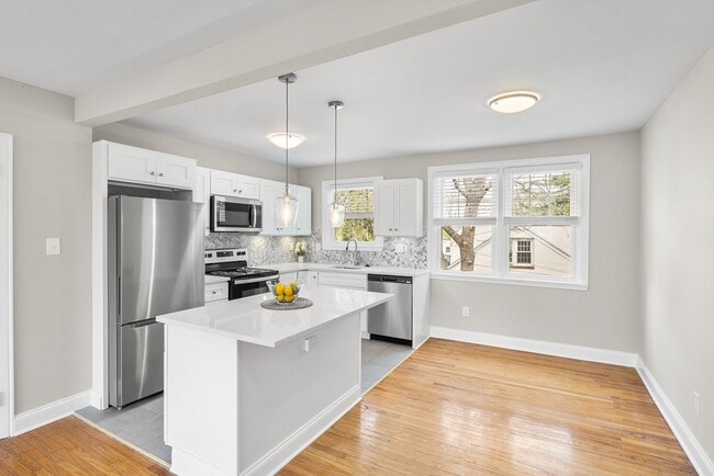 Interior Photo - Paoli Court