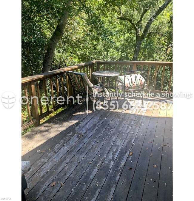 Foto del edificio - 20600 Aldercroft Heights Rd