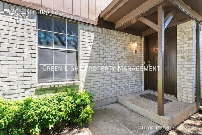 Building Photo - Room in Duplex on Segura Ct S