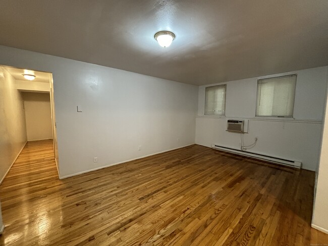 Building Photo - 12 N Taylor Ave