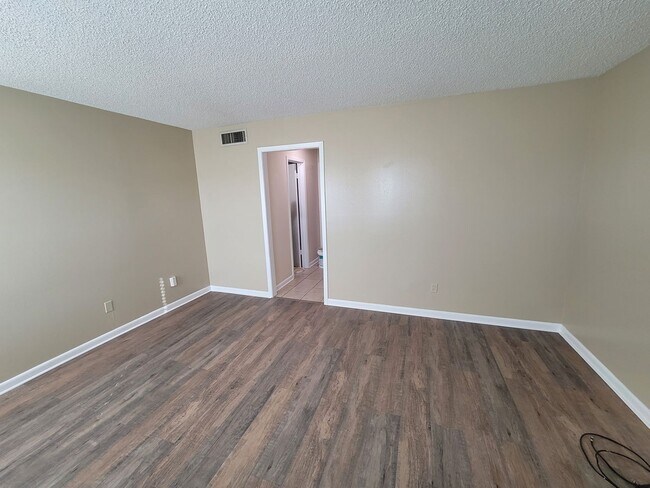 Building Photo - Close to Barksdale Air Force Base... You d...