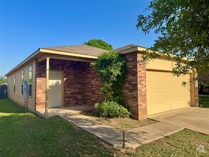 Building Photo - 5716 Knoll Pines Pass