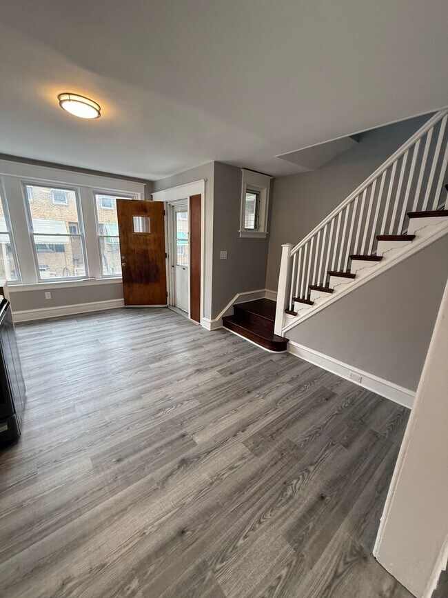 Foto del edificio - 3 bedroom rental in Olney Section of Philadelphia