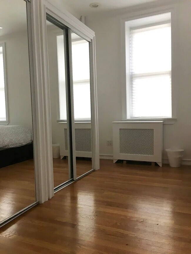 Foto del edificio - 41-41 43rd St