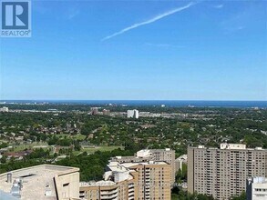 Building Photo - 80 Absolute Ave