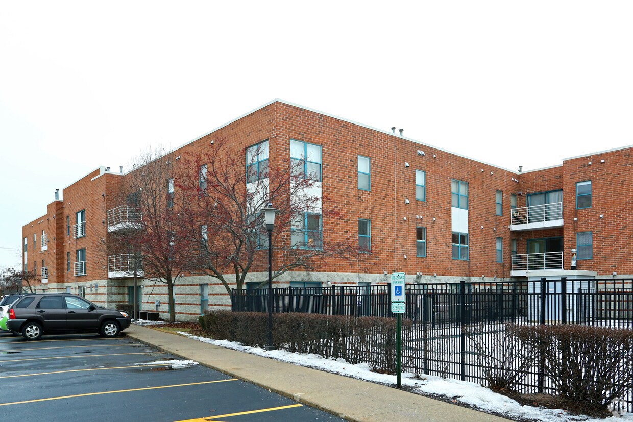 Kirchoff Meadows Apartments Rolling Meadows, IL