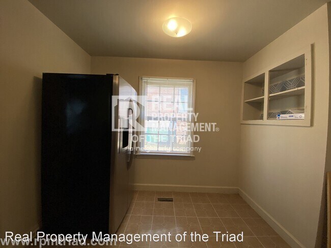 Building Photo - 3 br, 1 bath House - 2610 Marble St