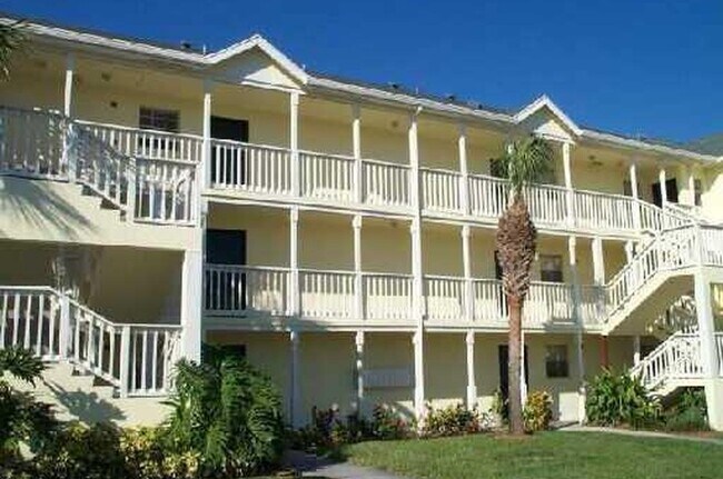 Building Photo - 6300 La Costa Dr