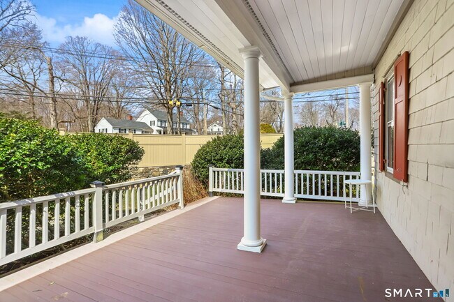 Foto del edificio - 410 Wilton Rd W